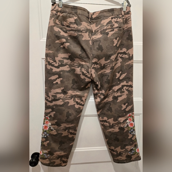 Laurie Felt Camouflage Pants with Floral Embroidery - Picture 2 of 6